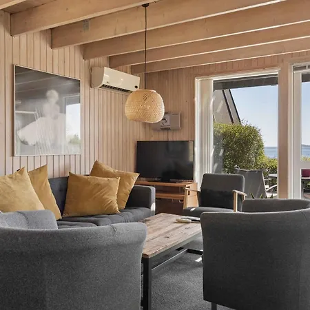 With Lovely View Of Lillebælt Feriehus Fredericia